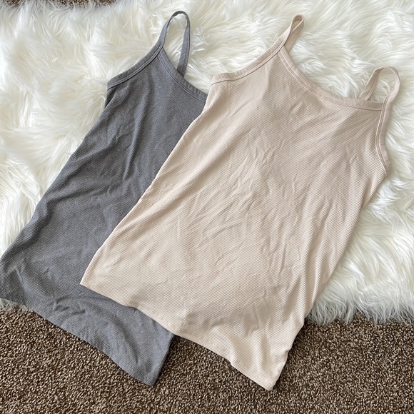 2 Tank Tops Bundle - Picture 2 of 3